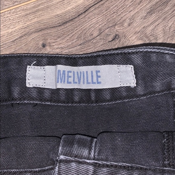 Black mini skirt - Picture 3 of 3